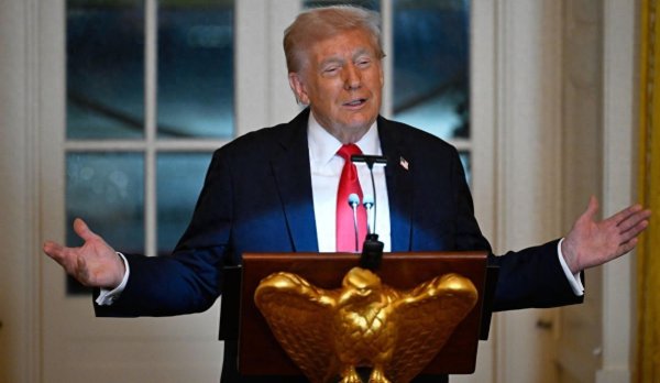 牛8速配 特朗普:可能会在未来两周内与普京会面