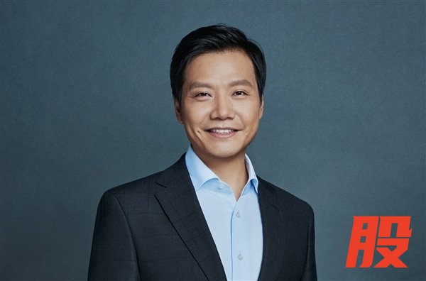 直播15小时都不觉得累！雷军鼓励年轻人要懂一行爱一行：才能把这一行干到极致